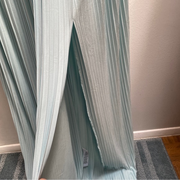 ASOS Bridesmaid/Wedding Guest Lace Pleated Maxi Dress - Picture 8 of 16